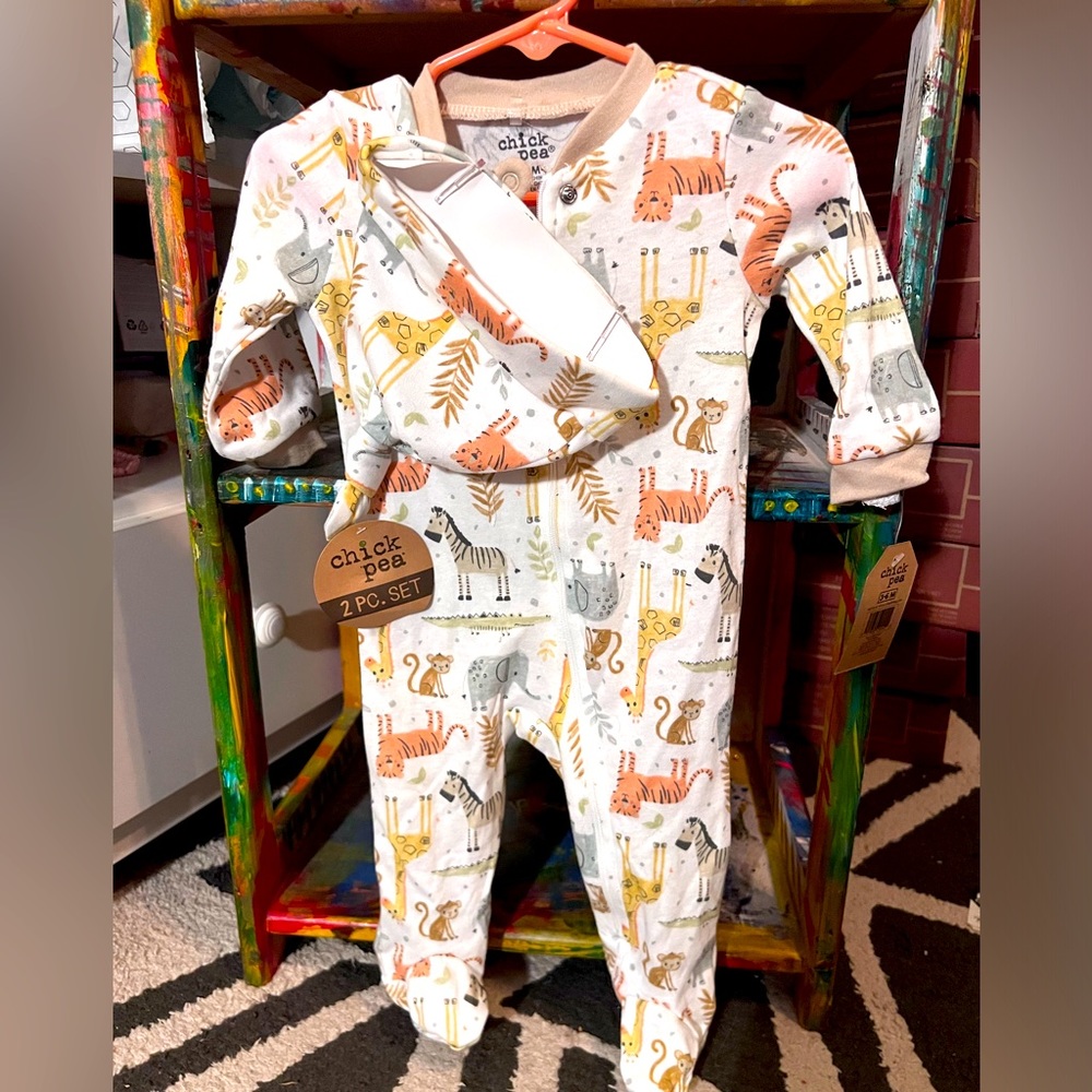 NWT Chickpea 3-6m animal print zipper footie pajama and hat set.
